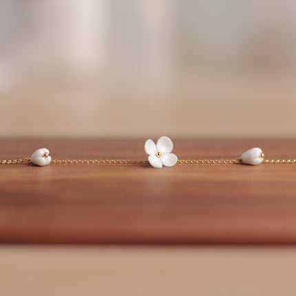 Retro Bone China Flower Bracelet - Elegant Porcelain Blossom & Adjustable Gold Chain