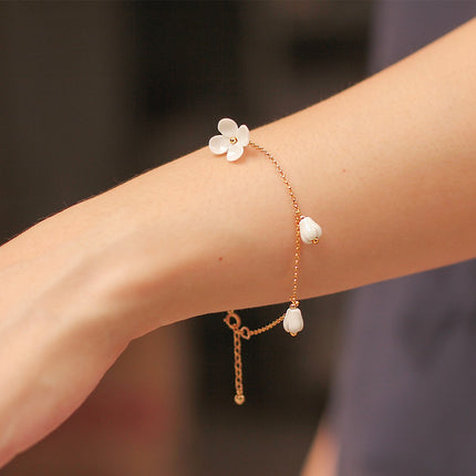 Retro Bone China Flower Bracelet - Elegant Porcelain Blossom & Adjustable Gold Chain